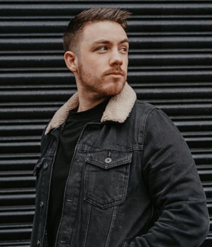 Photo by Toa Heftiba-min